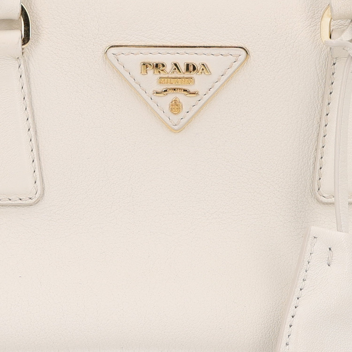 Soft Grain Medium East West Galleria Double Zip Bag White