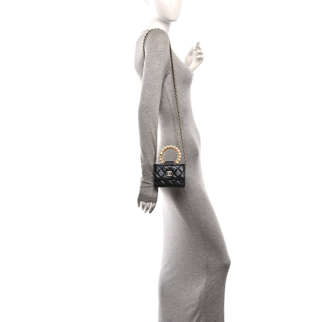 Lambskin Quilted Pearl Crown Clutch With Chain Black