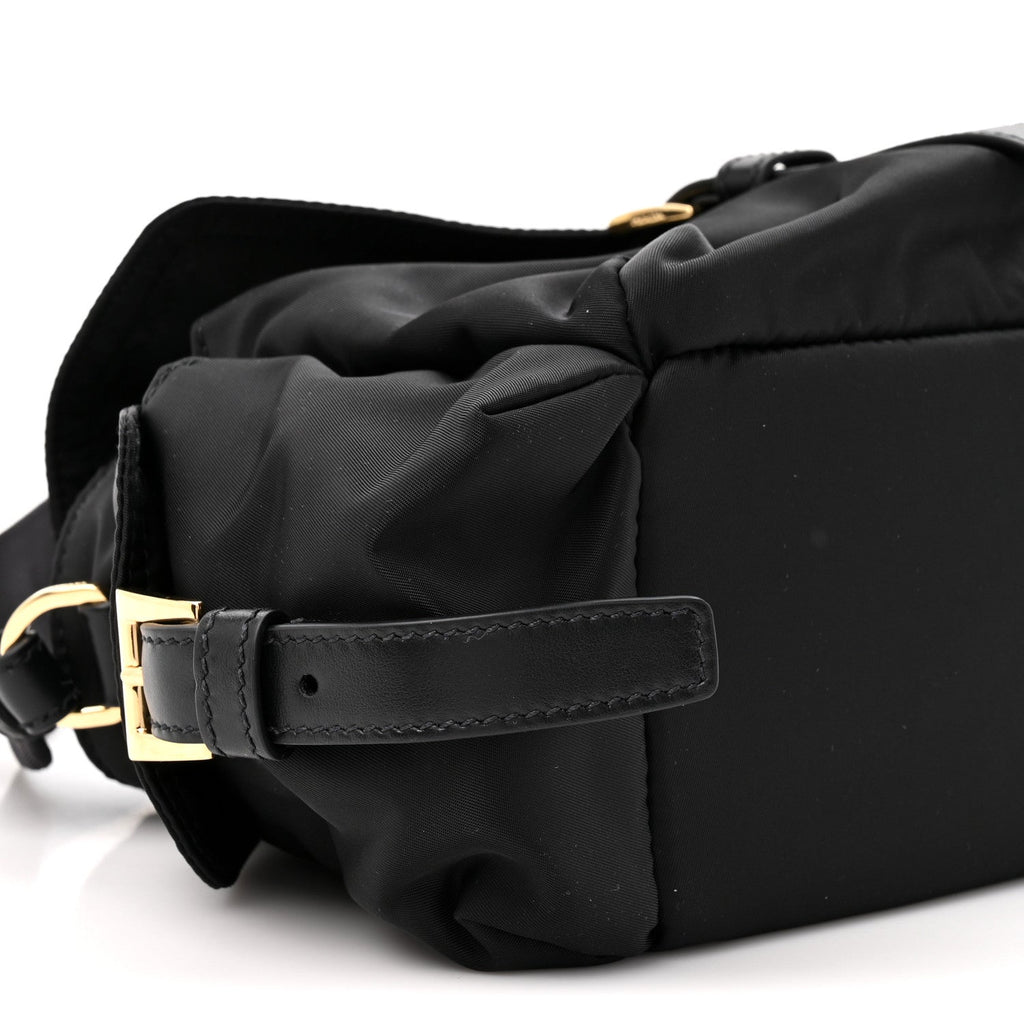Re-Nylon Medium Explore Shoulder Bag Black