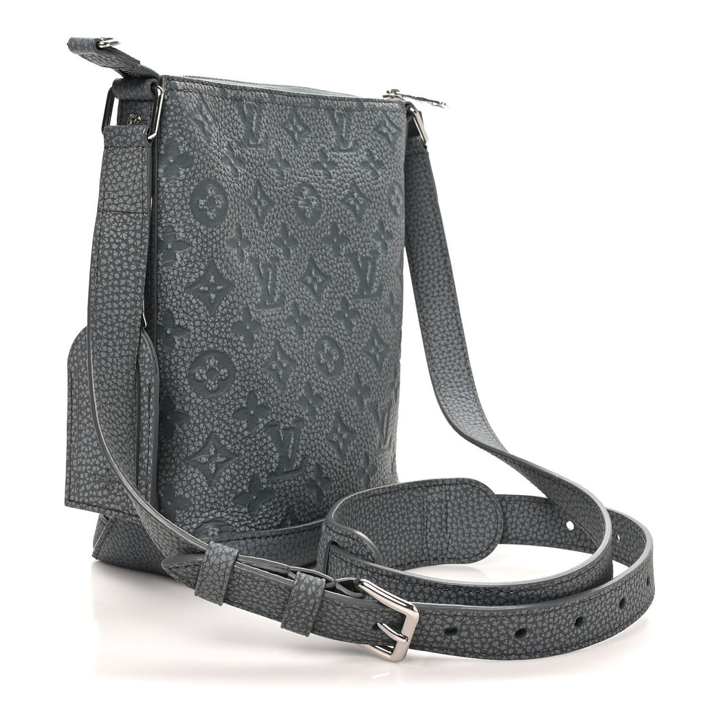 Taurillon Monogram Chalk Hobo Cruiser PM Granite Gray
