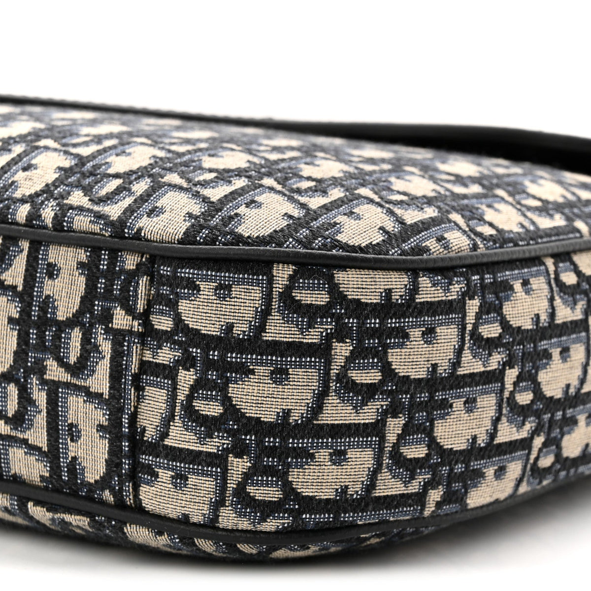 Grained Calfskin Oblique Saddle Messenger Black
