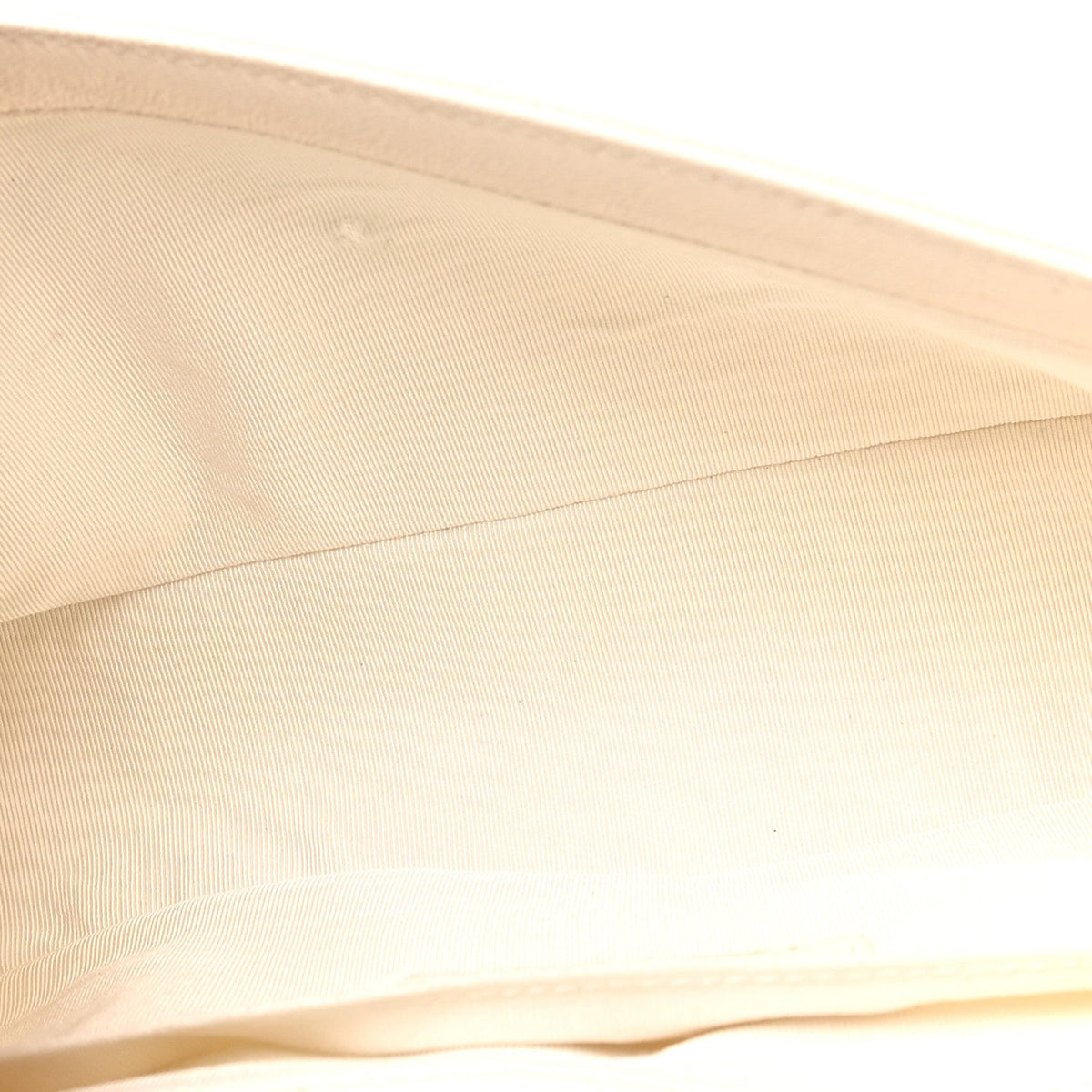 Caviar Chevron Quilted Medium Boy Flap White