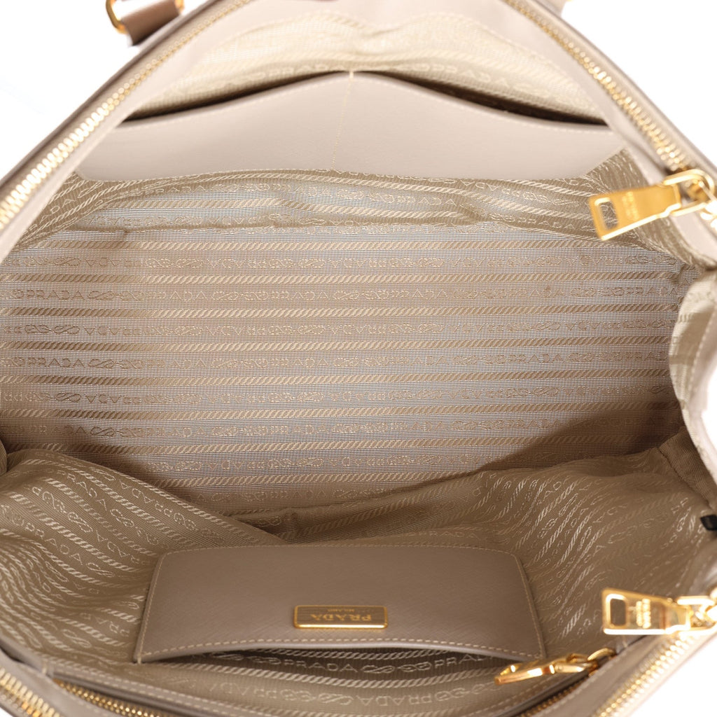 Saffiano Lux Large Galleria Double Zip Tote Argilla