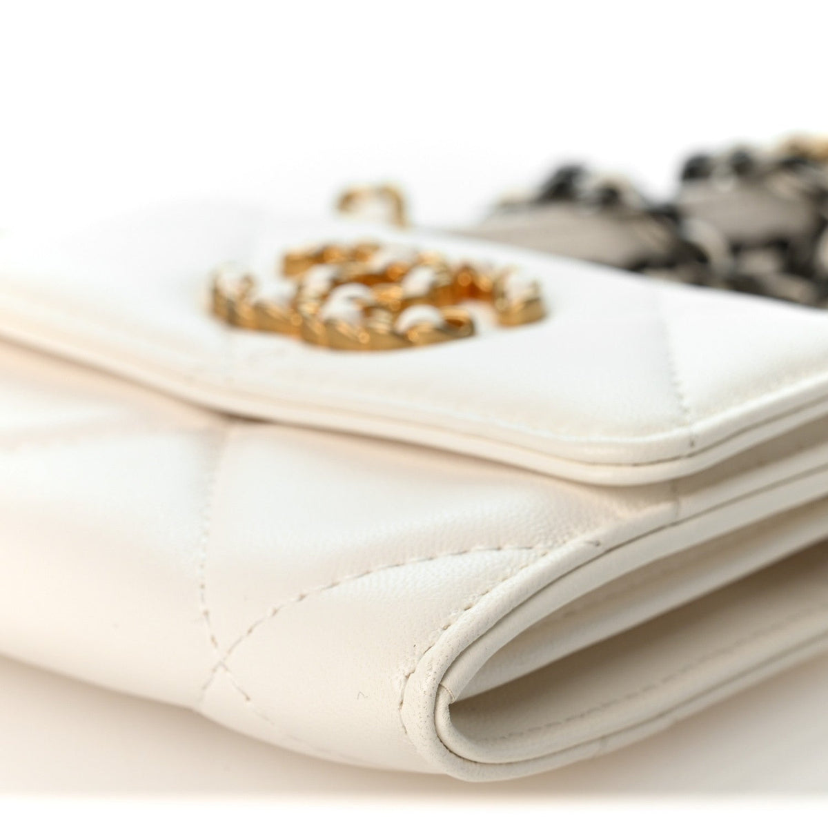 Lambskin Quilted Chanel 19 Flap Coin Purse With Chain White