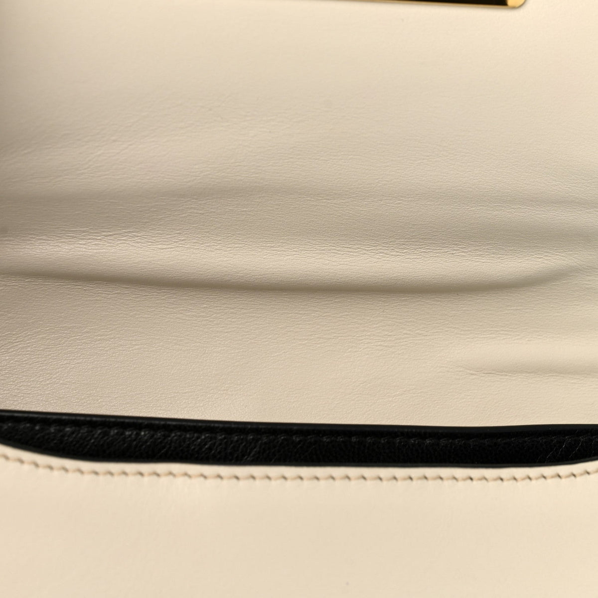 City Calf Saffiano Cahier Bag Talco Black