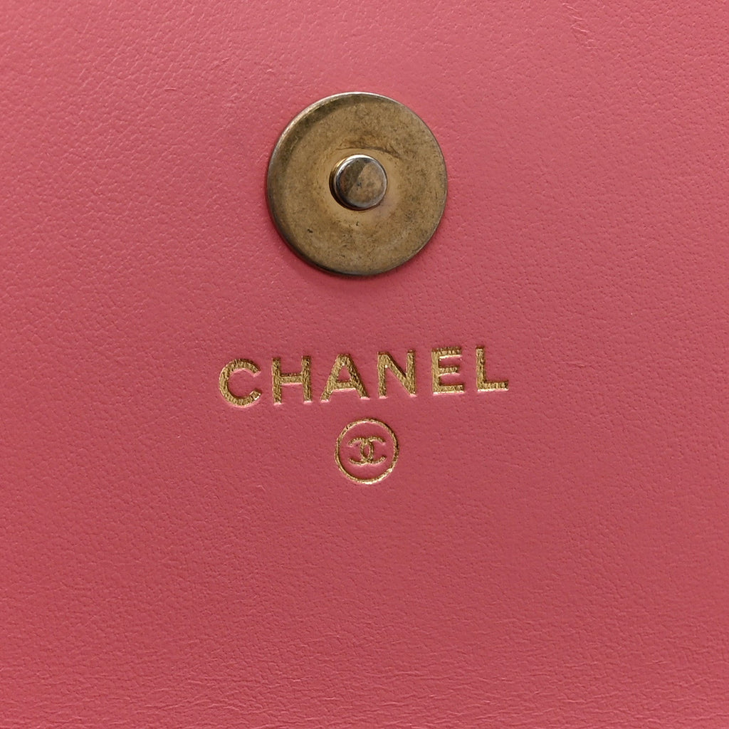 Caviar Quilted Dynasty Flap Phone Holder With Chain Pink