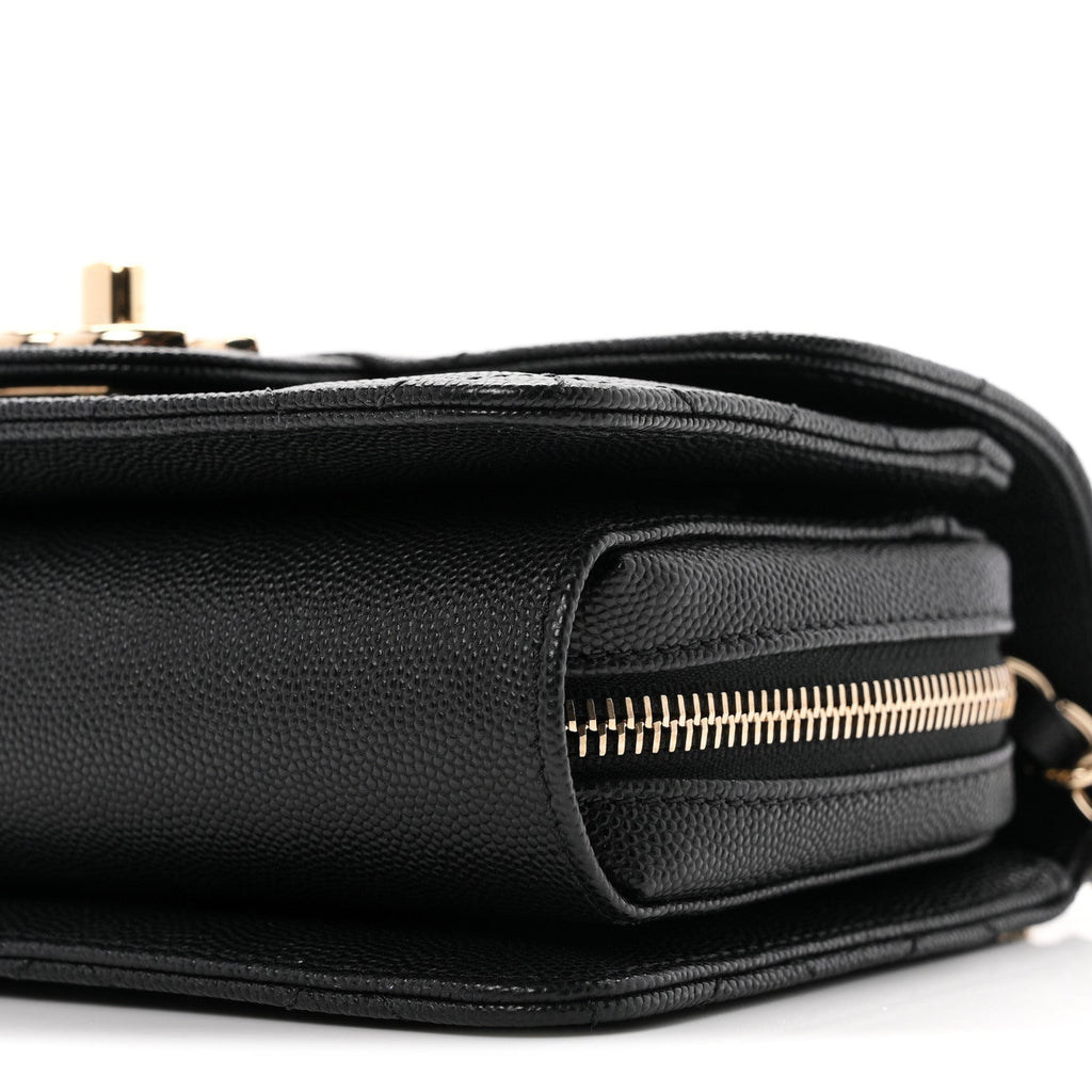 Caviar Quilted Like A Wallet Flap Black