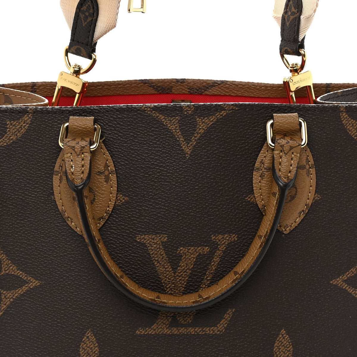 Reverse Monogram Giant Onthego PM
