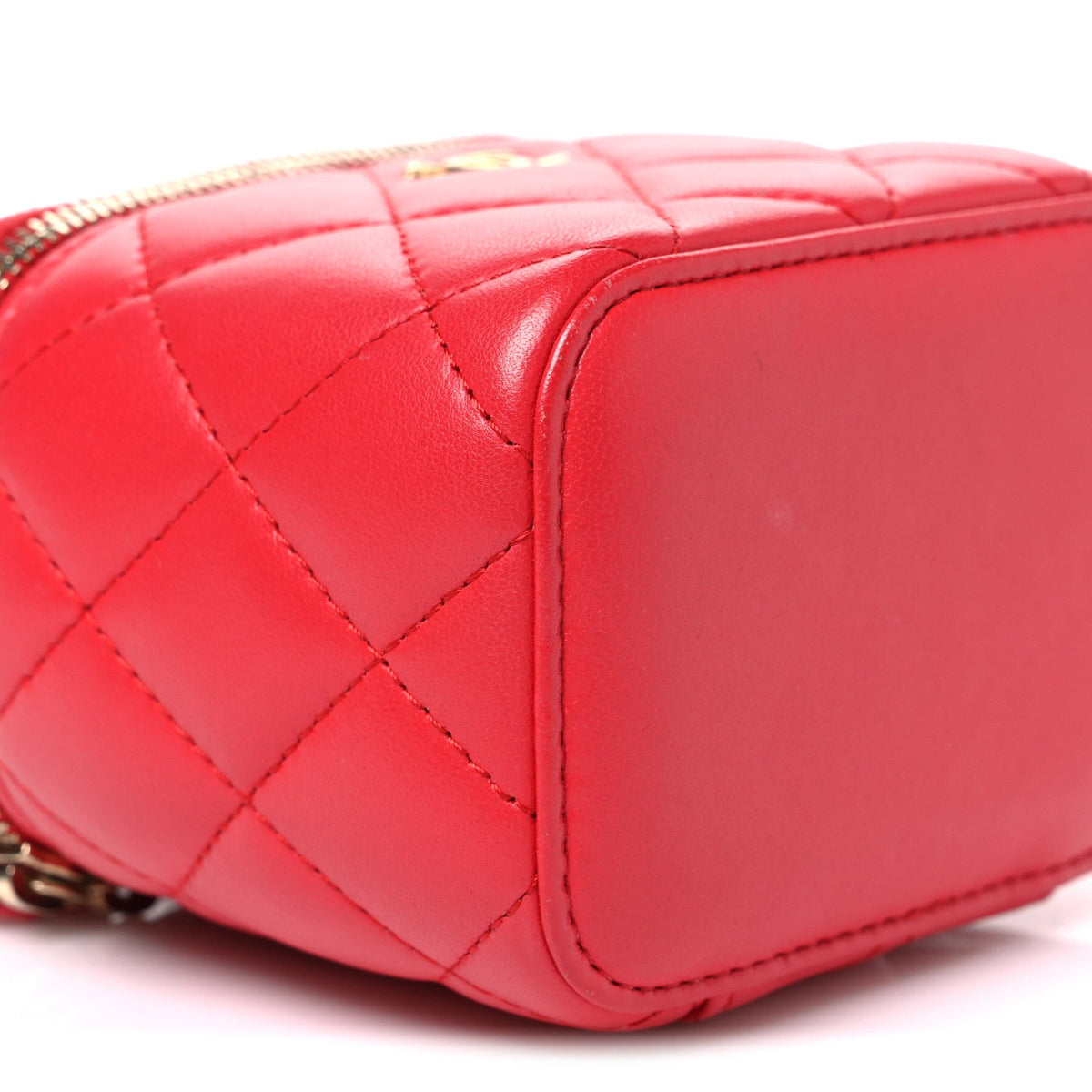 Lambskin Quilted Pearl Crush Mini Vanity Case With Chain Red