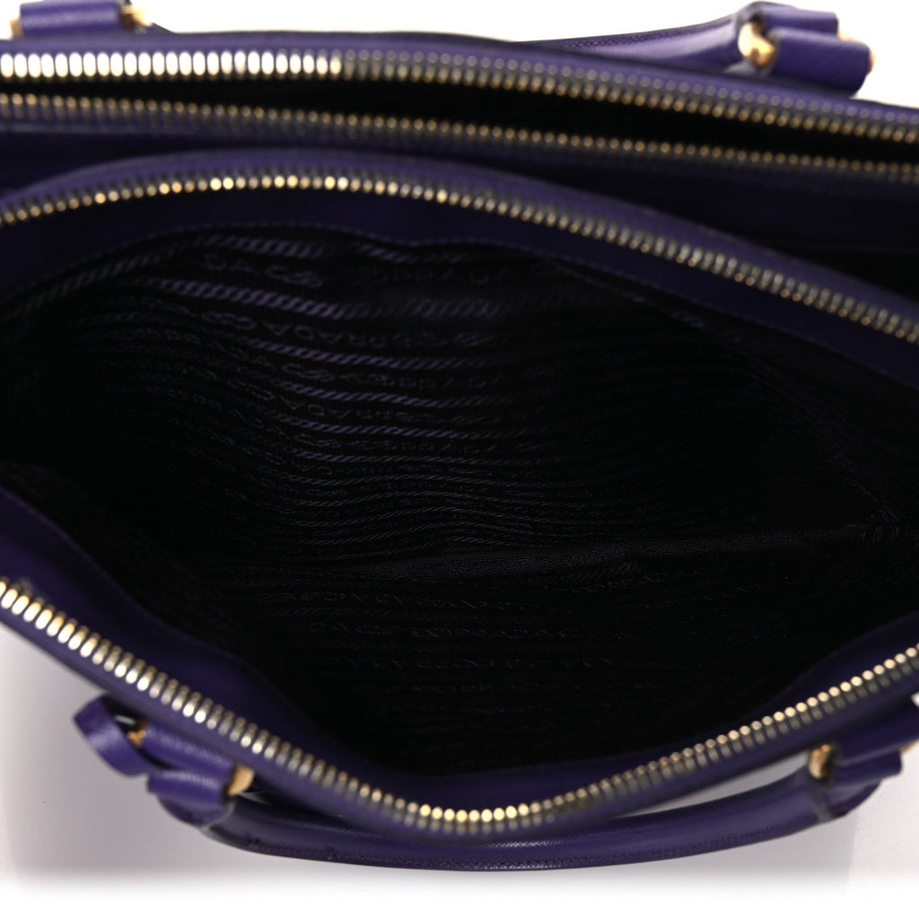 Saffiano Medium Galleria Double Zip Tote Viola