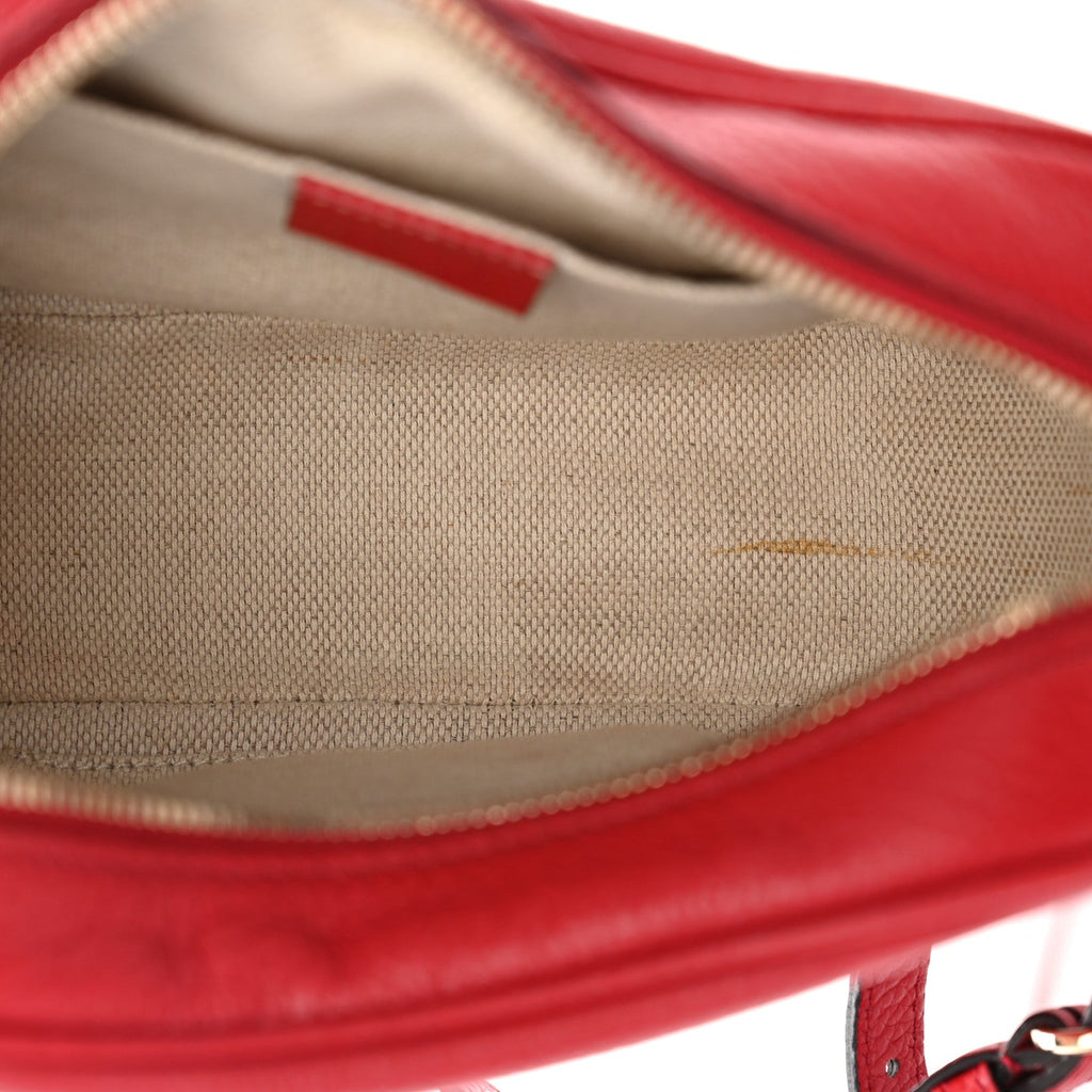 Pebbled Calfskin Small Soho Disco Bag Vibrant Red
