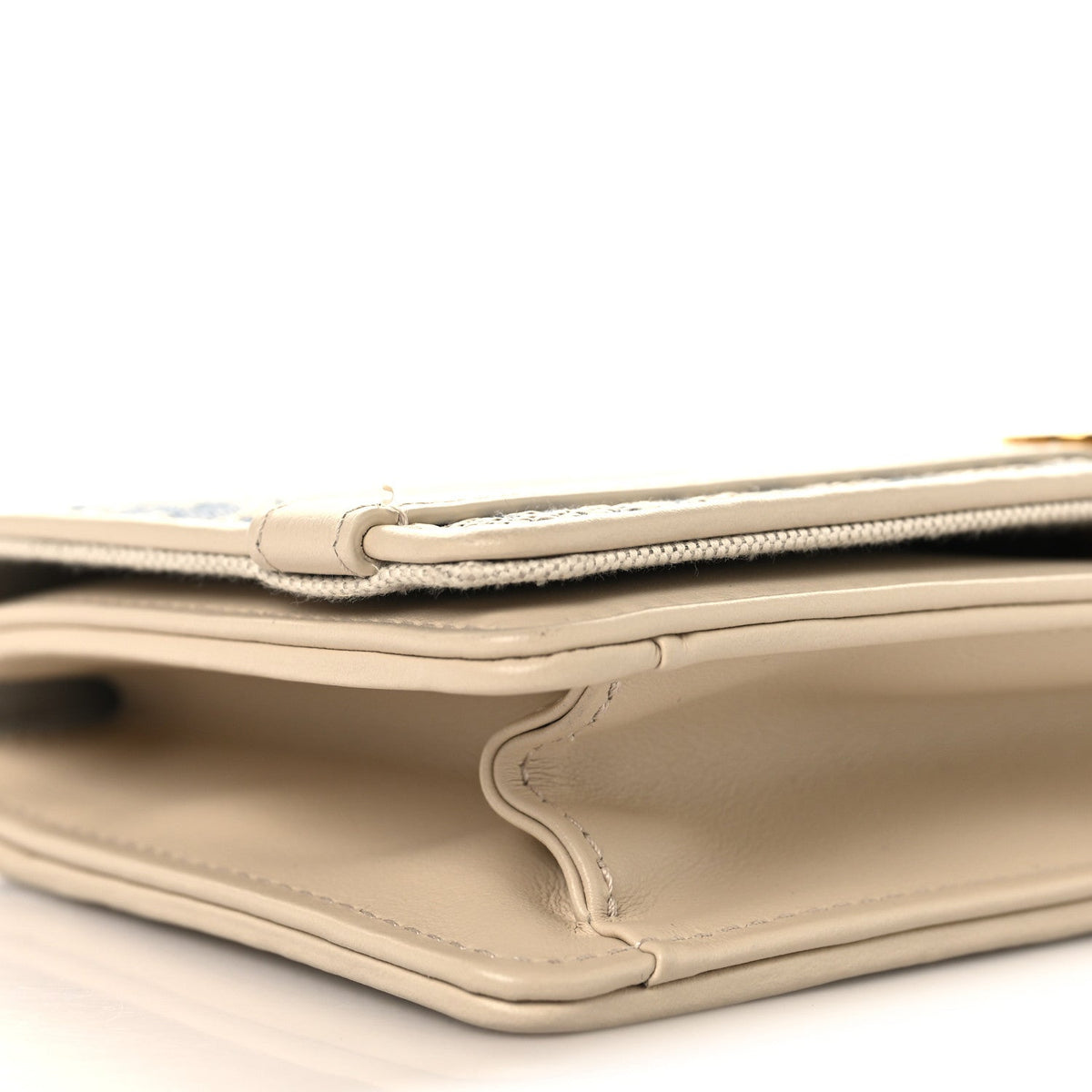 Oblique Chambray 30 Montaigne Cigale Pouch With Chain Blue Light Biscuit