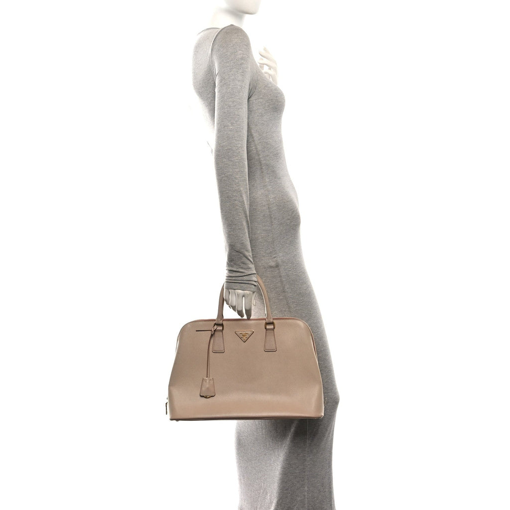Saffiano Lux Large Promenade Tote Cammeo