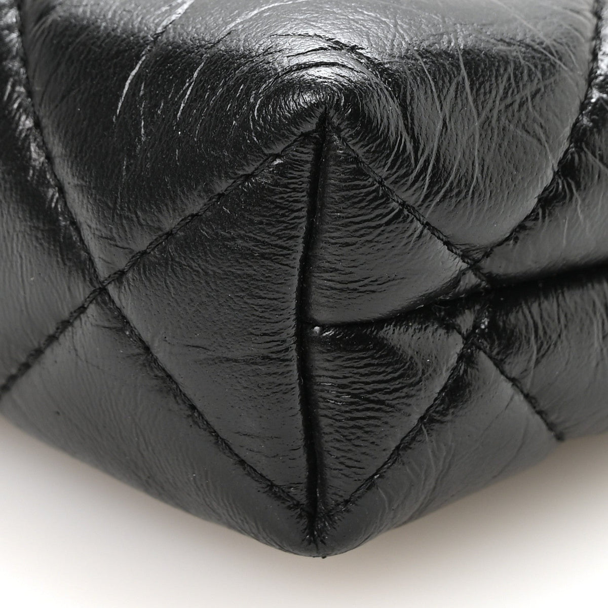 Shiny Aged Lambskin Quilted Kiss Lock Clutch With Chain Black