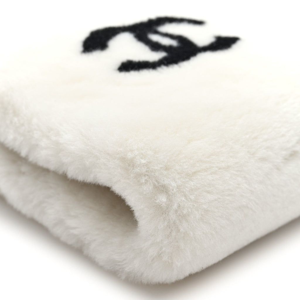 Muff Shearling Lambskin Bag Ecru Black