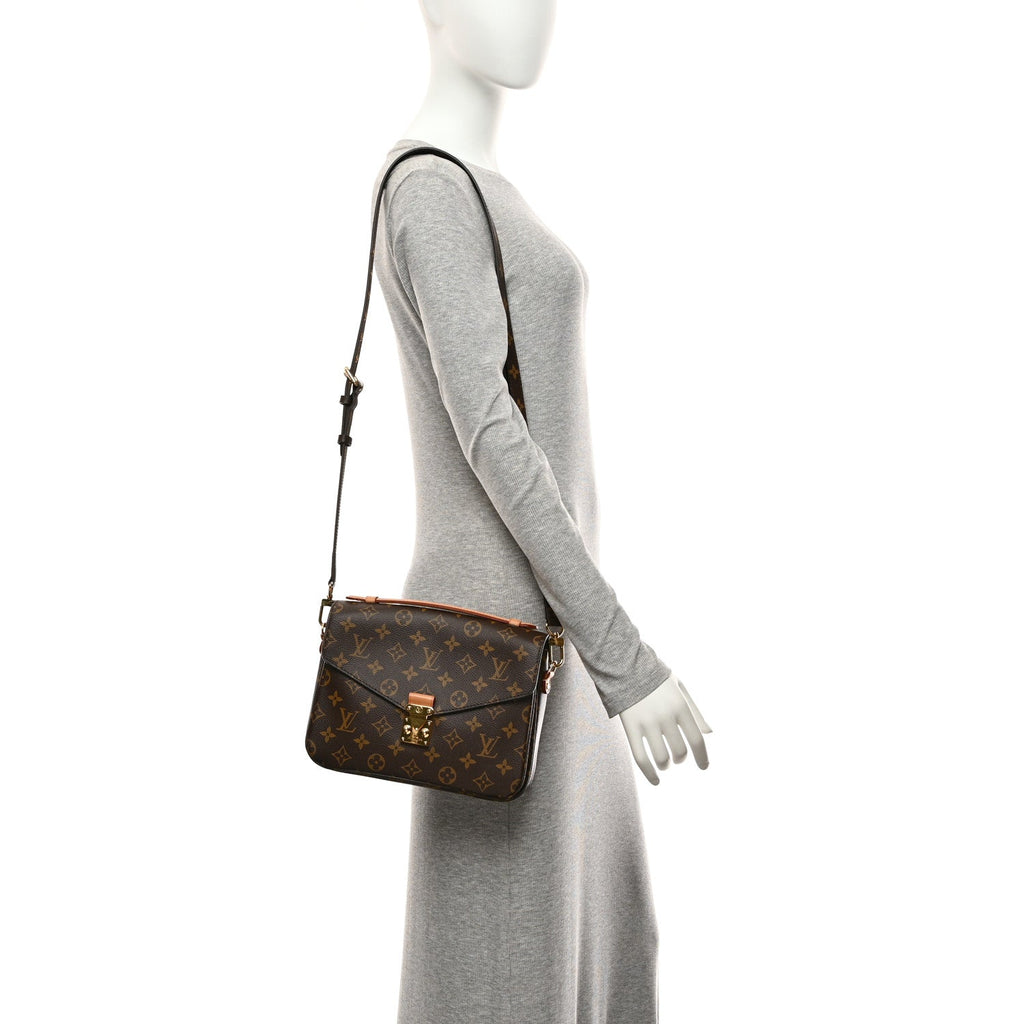 Monogram Pochette Metis