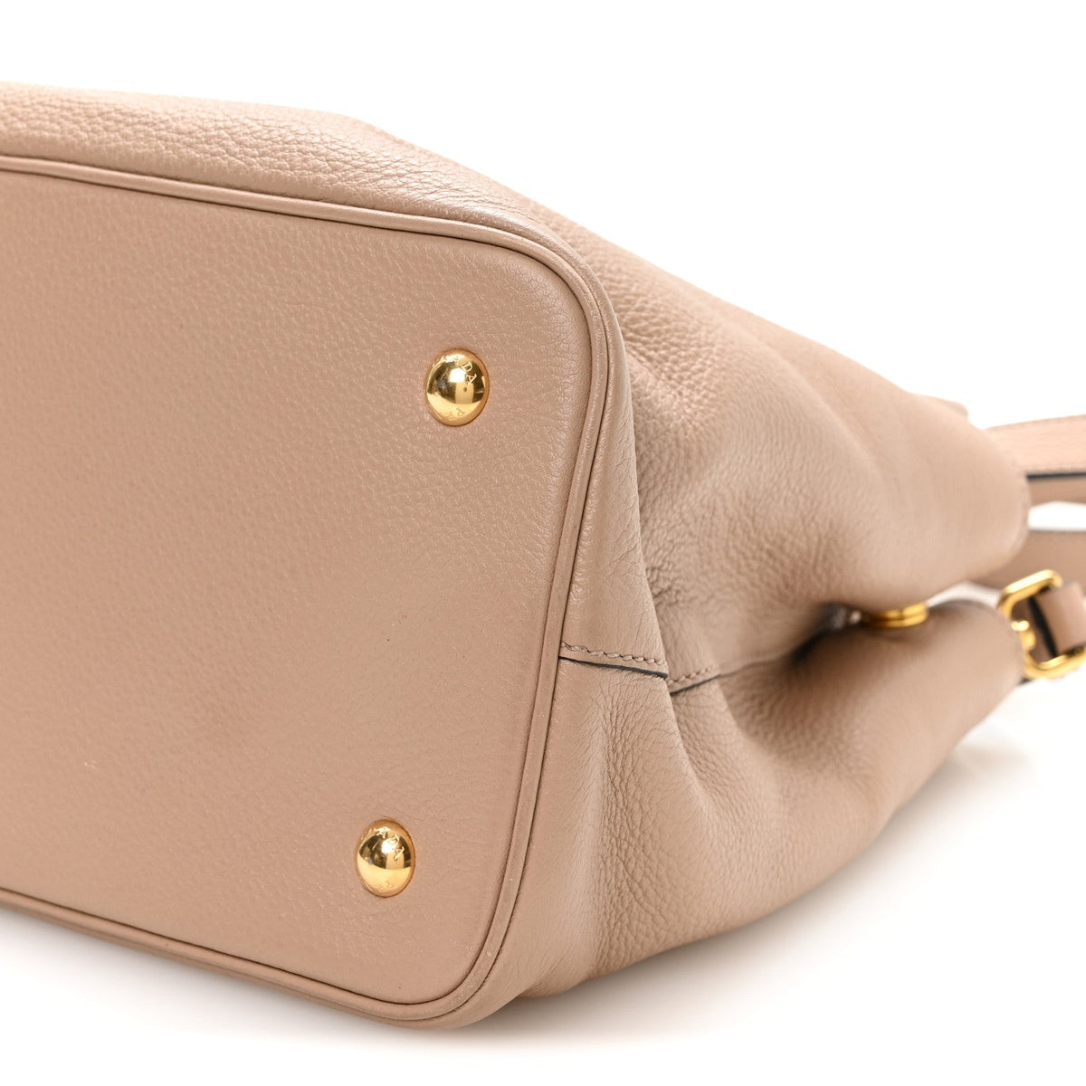 Vitello Phenix Tote Cammeo