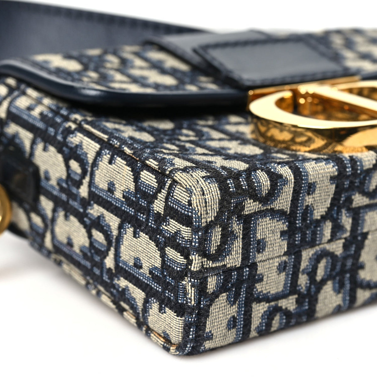 Oblique 30 Montaigne Box Bag Blue