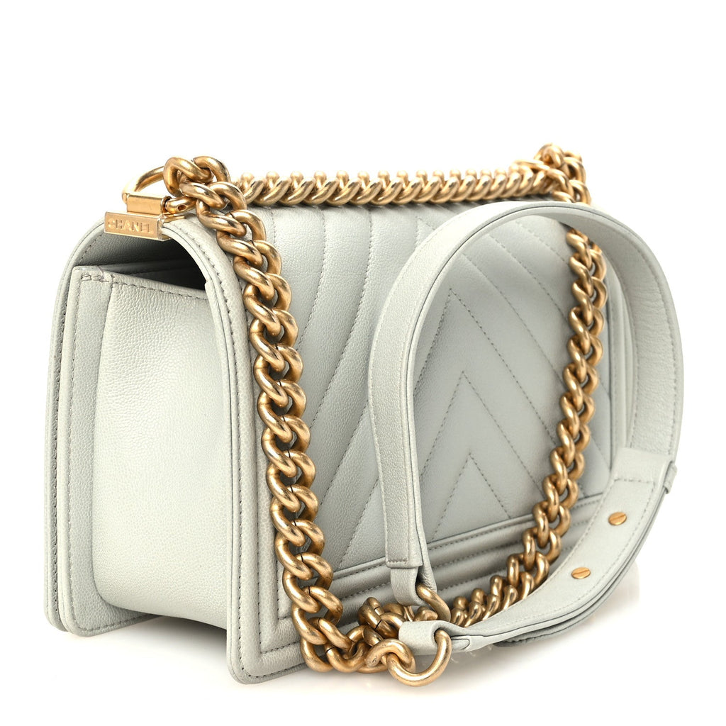 Caviar Chevron Quilted Medium Boy Flap Light Grey