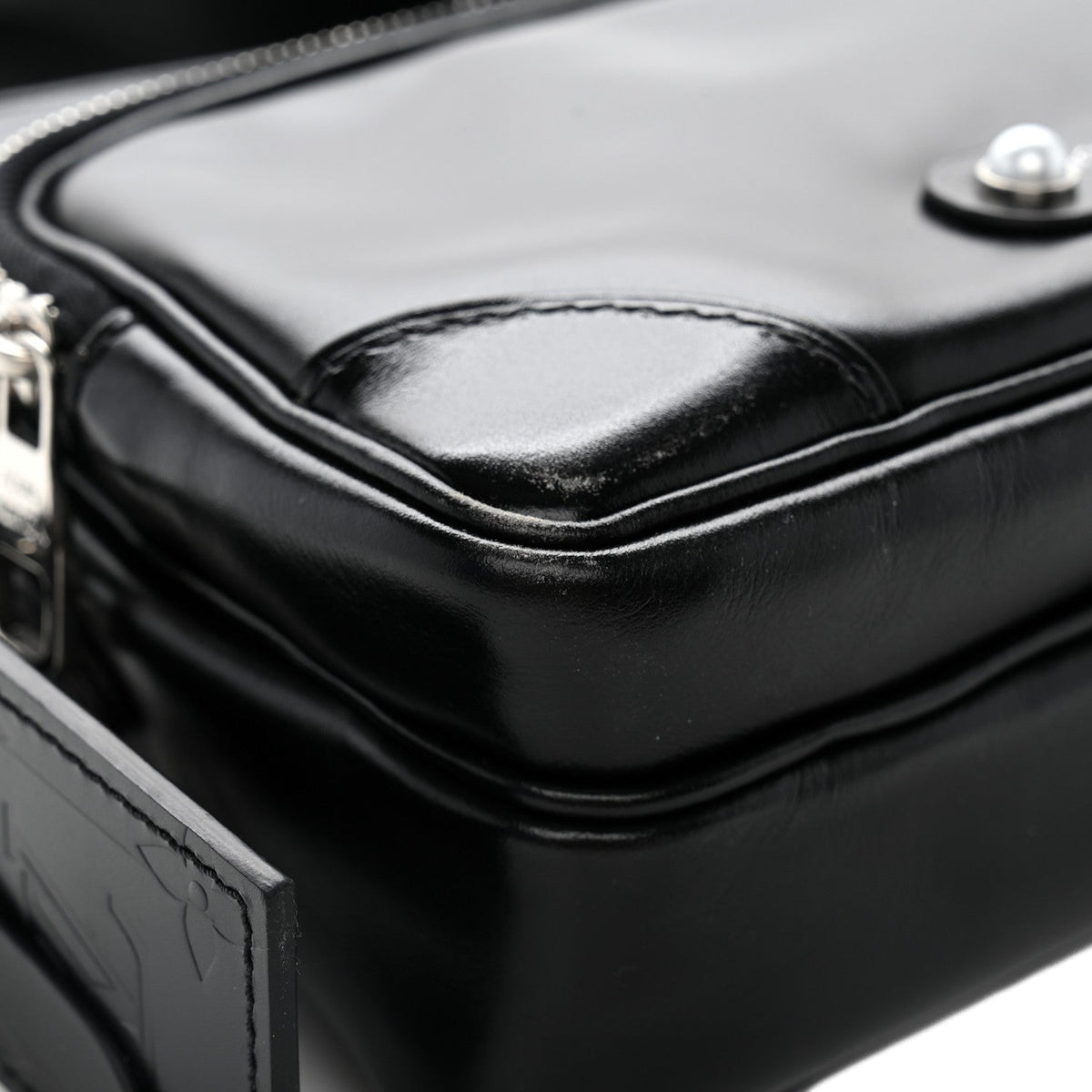 Calfskin Nil City Shoulder Bag Night Black
