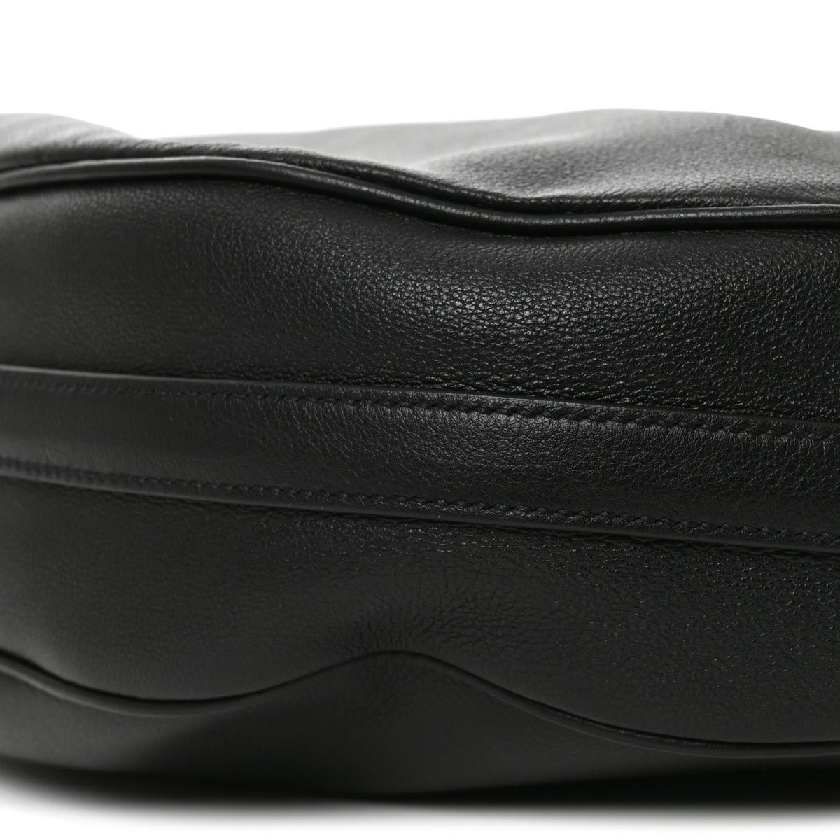 Vitello Daino Medium Arque Shoulder Bag Black