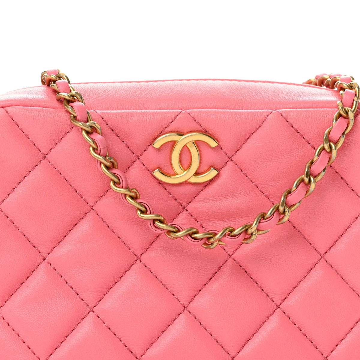 Lambskin Quilted CC Pearl Crush Camera Case Pink