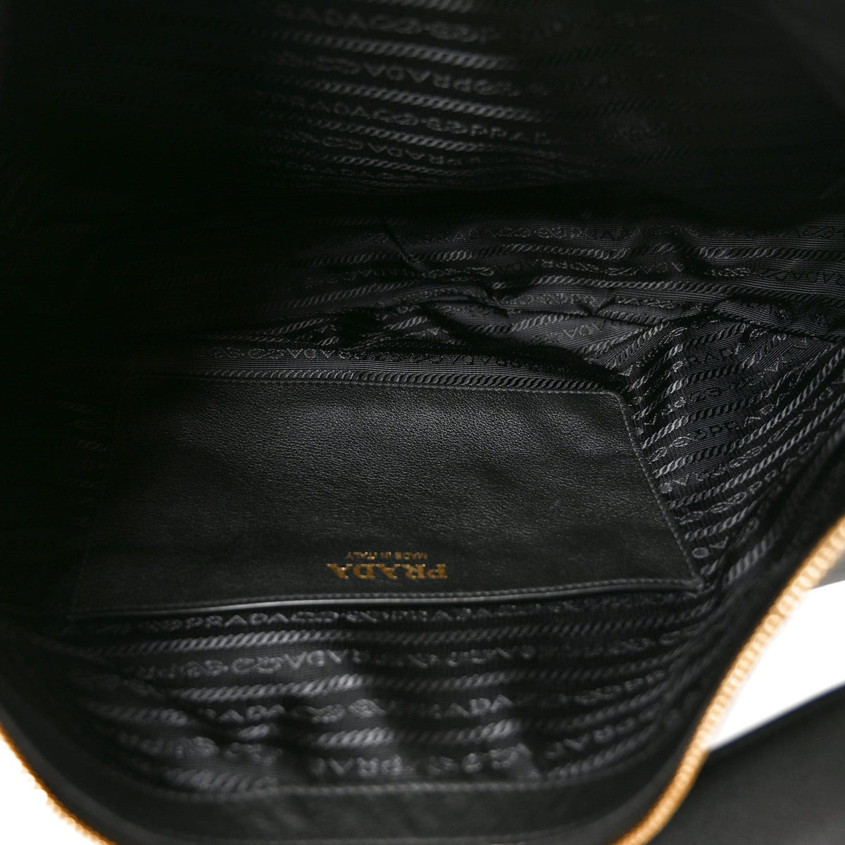 Vitello Daino Medium Arque Shoulder Bag Black