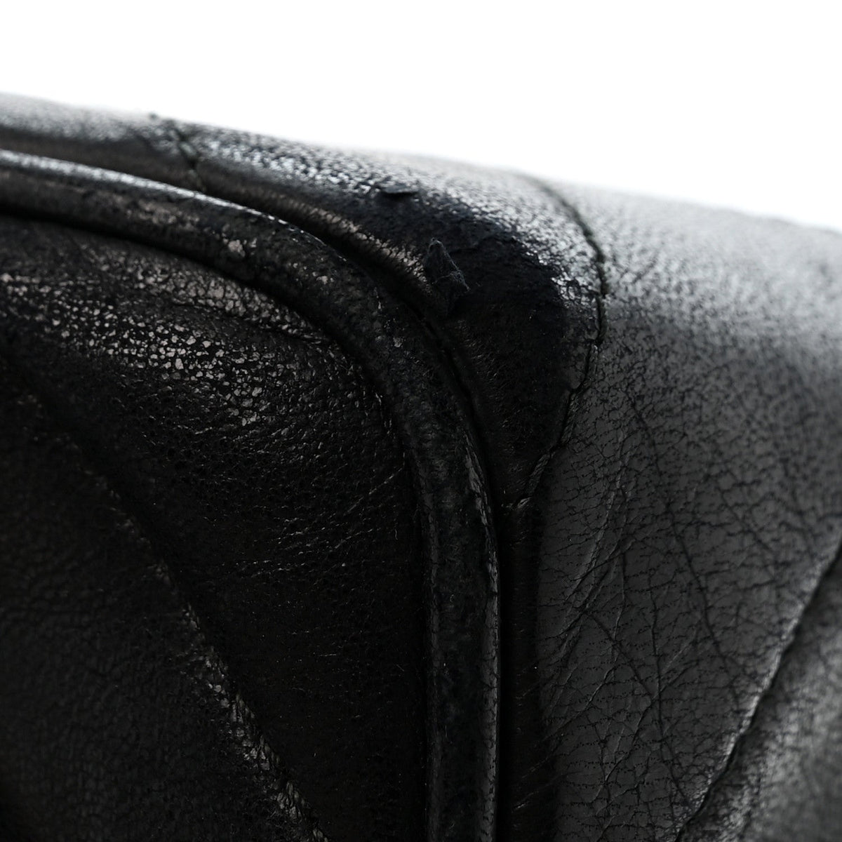 Lambskin Chevron Quilted Tassel Camera Case Black