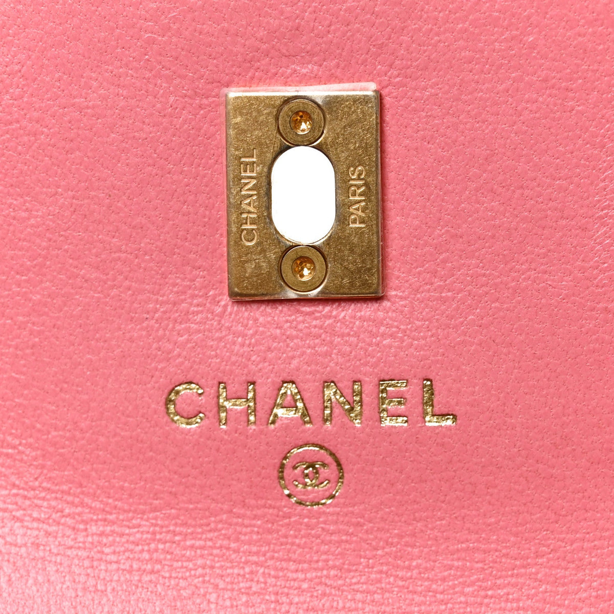 Lambskin Quilted Pearl Crush Card Holder With Chain Pink