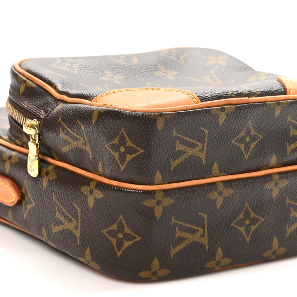 Monogram Amazone