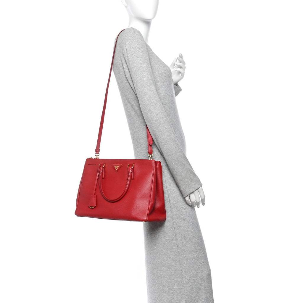 Saffiano Lux Medium Galleria Double Zip Tote Fuoco