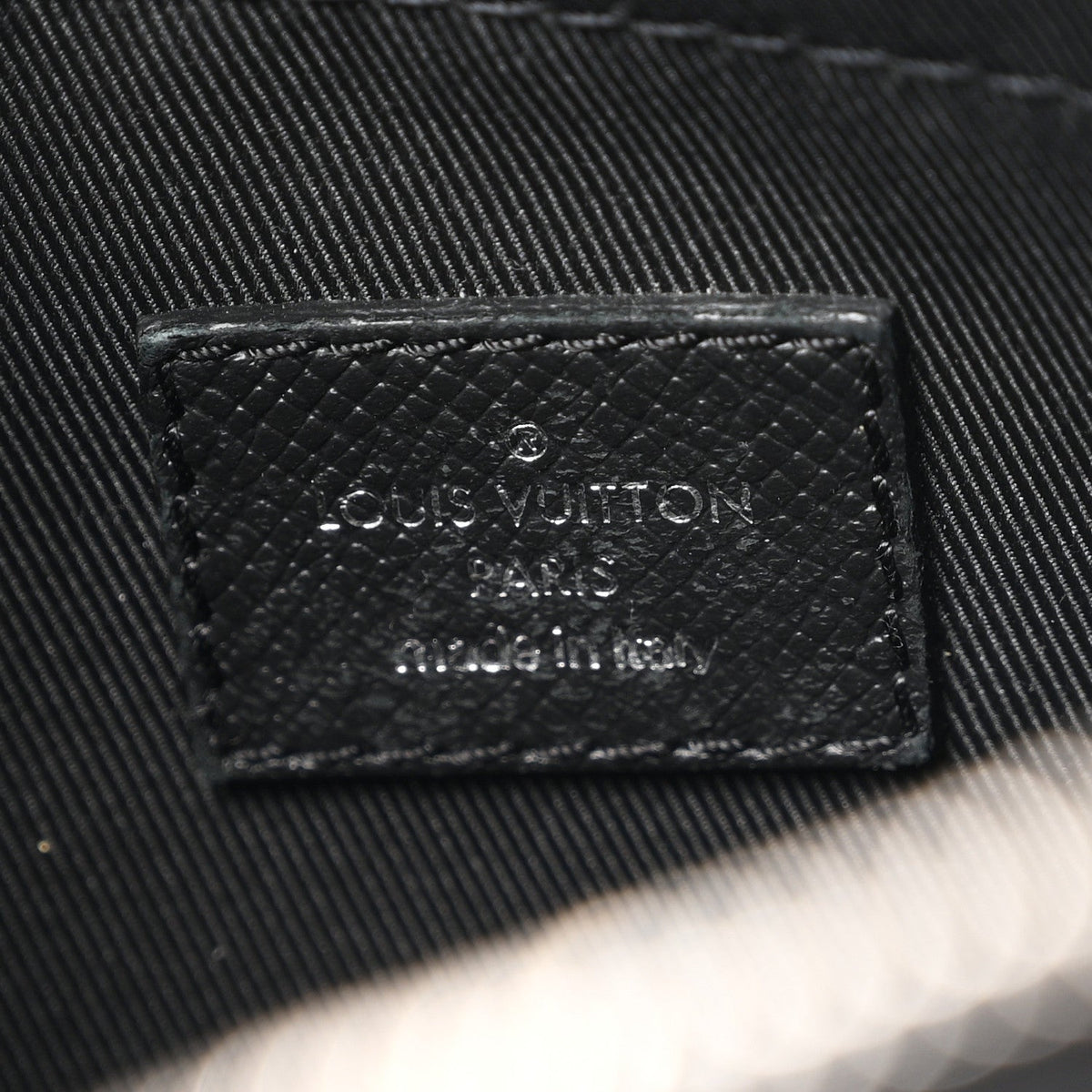 Taiga Monogram Eclipse Outdoor Messenger Black