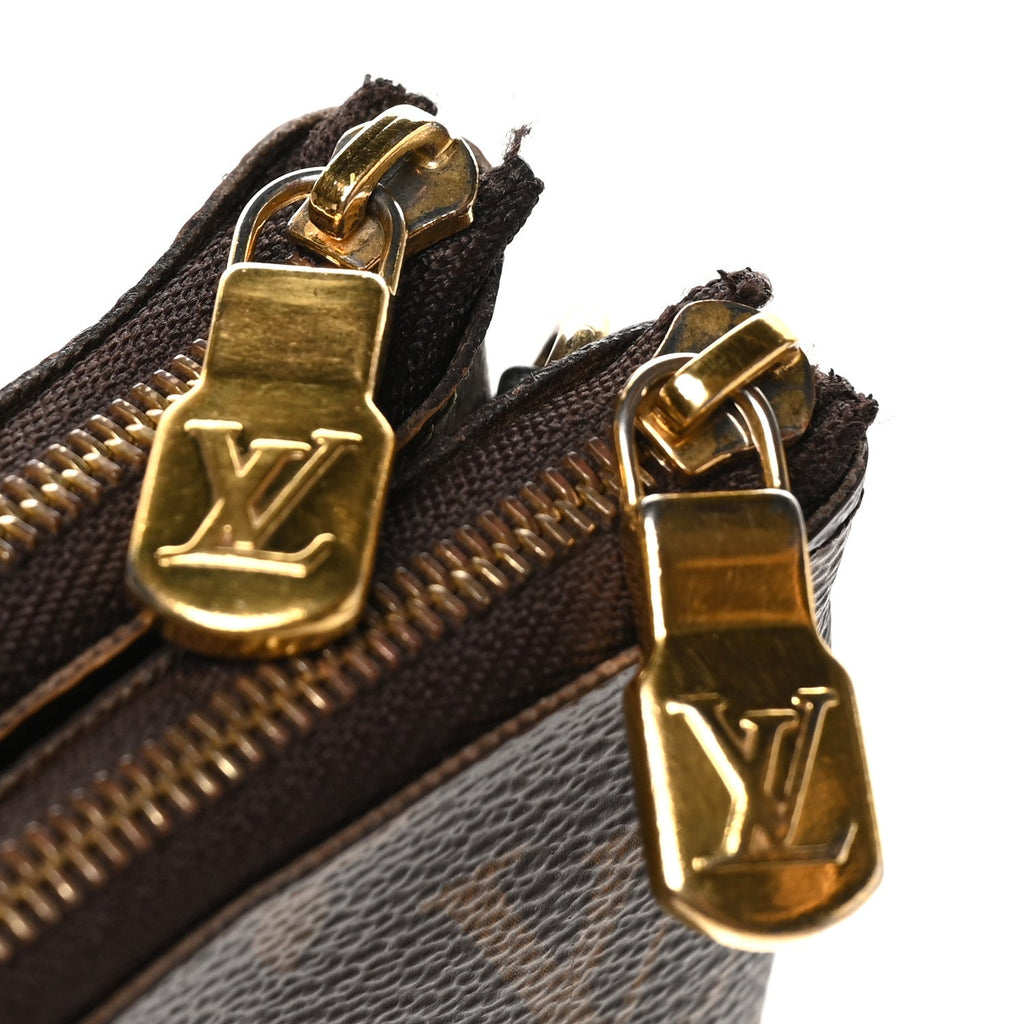 Reverse Monogram Giant Double Zip Pochette