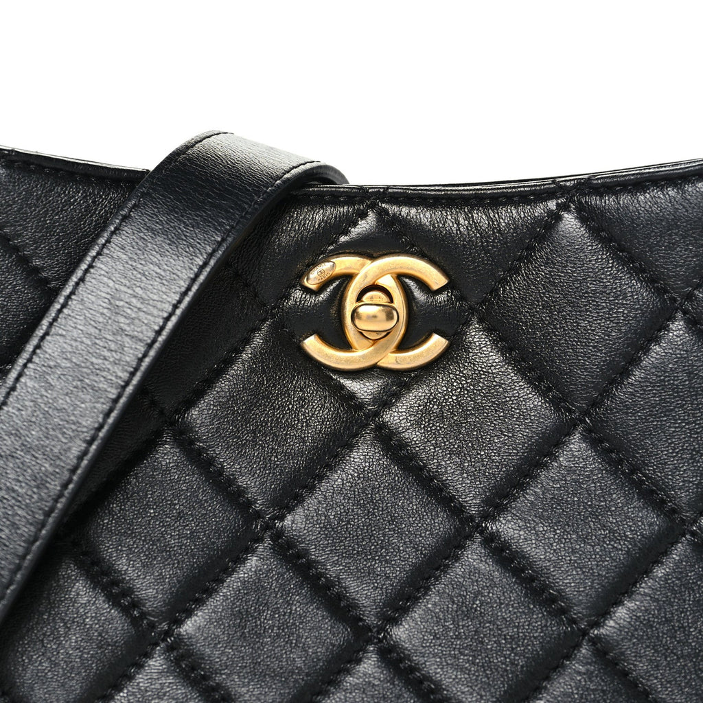 Shiny Lambskin Quilted CC Hobo Black