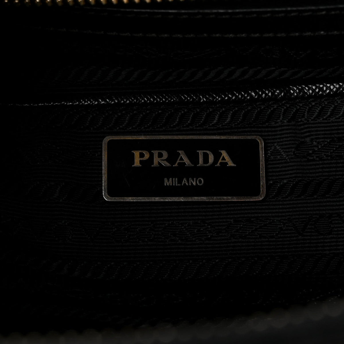 Saffiano Medium Galleria Double Zip Tote  Black