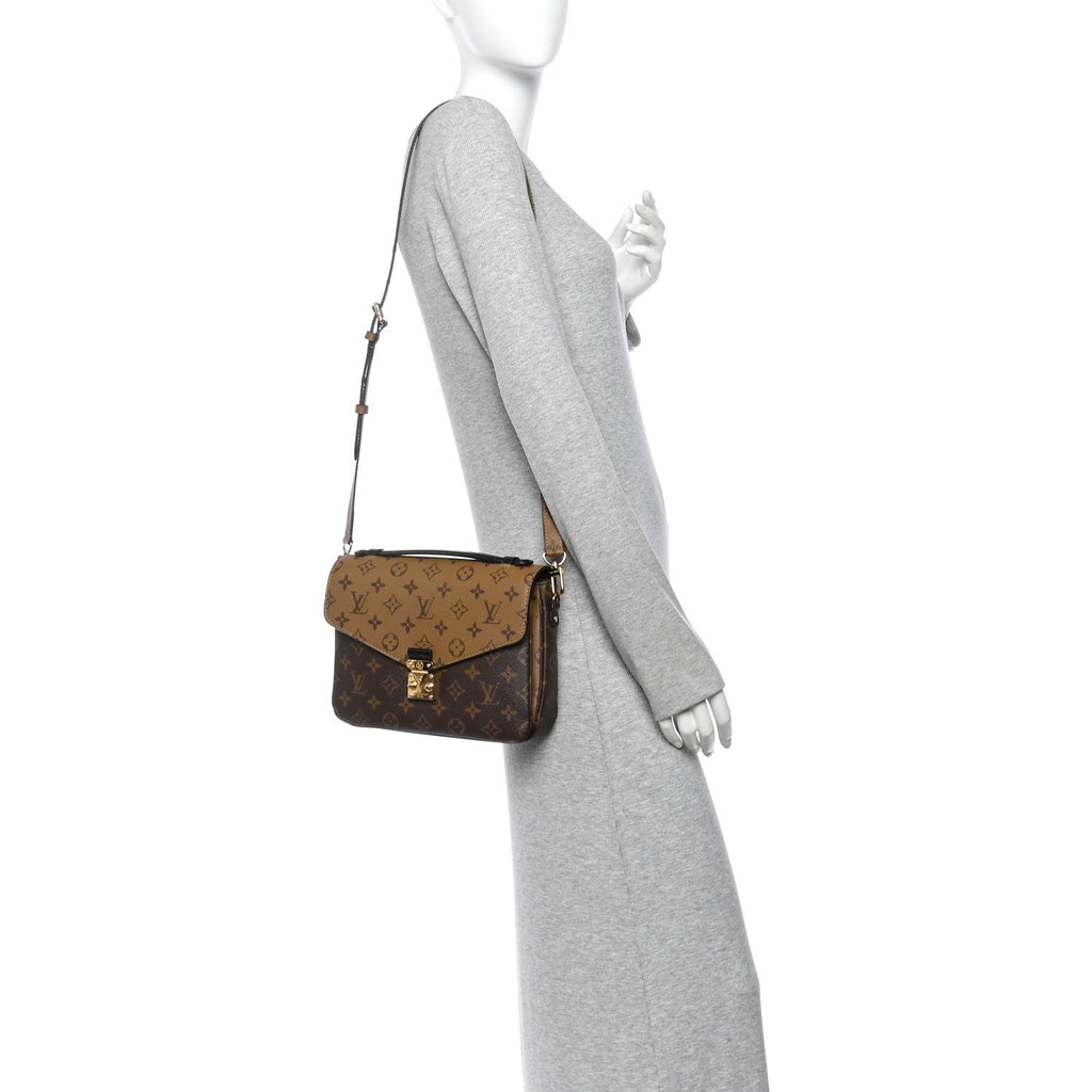 Reverse Monogram Pochette Metis