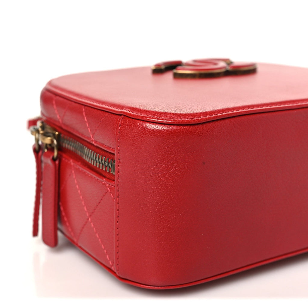 Shiny Calfskin Goatskin Quilted Small Coco Curve Vanity Red