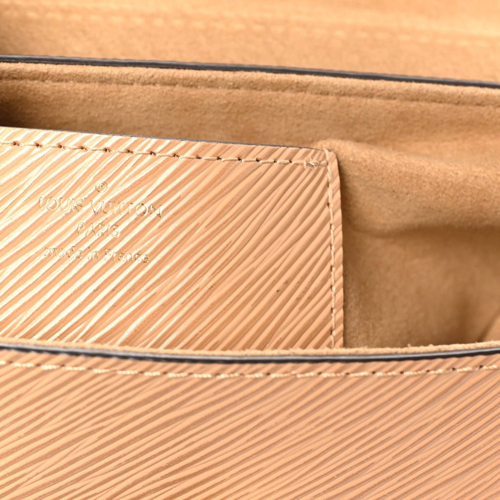 Epi Twist Shoulder Bag MM Camel