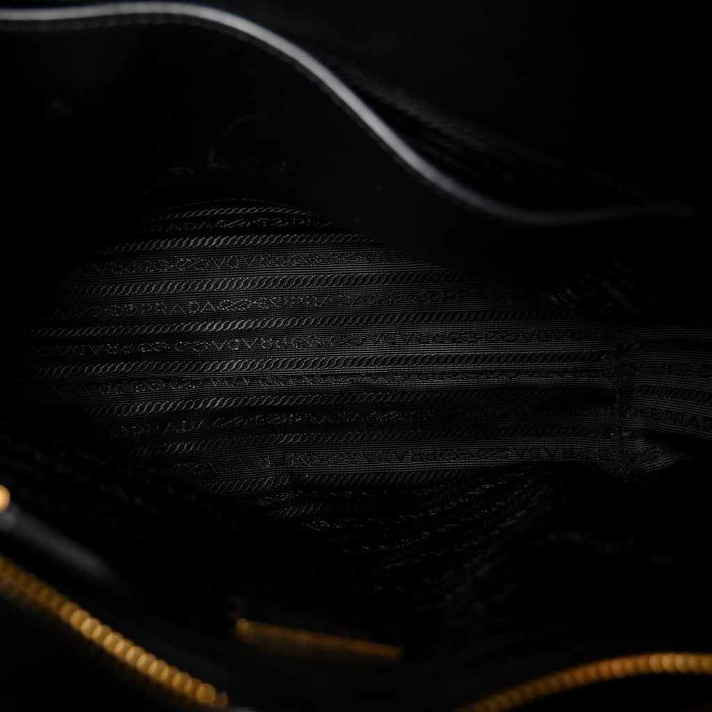 Saffiano Soft Calfskin Small Zippered Tote Black