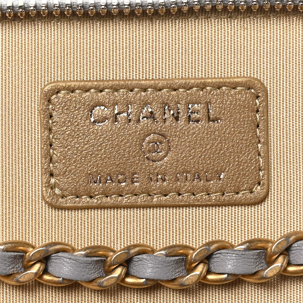 Lambskin Quilted Small Pearl Crush Vanity Case With Chain Grey