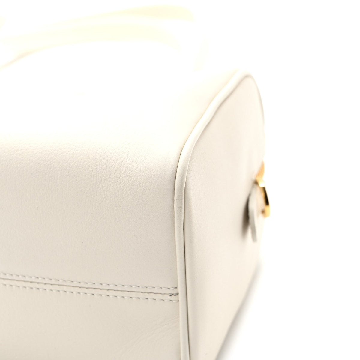 Soft Grain Medium Top Handle Bag With Padlock Bianco