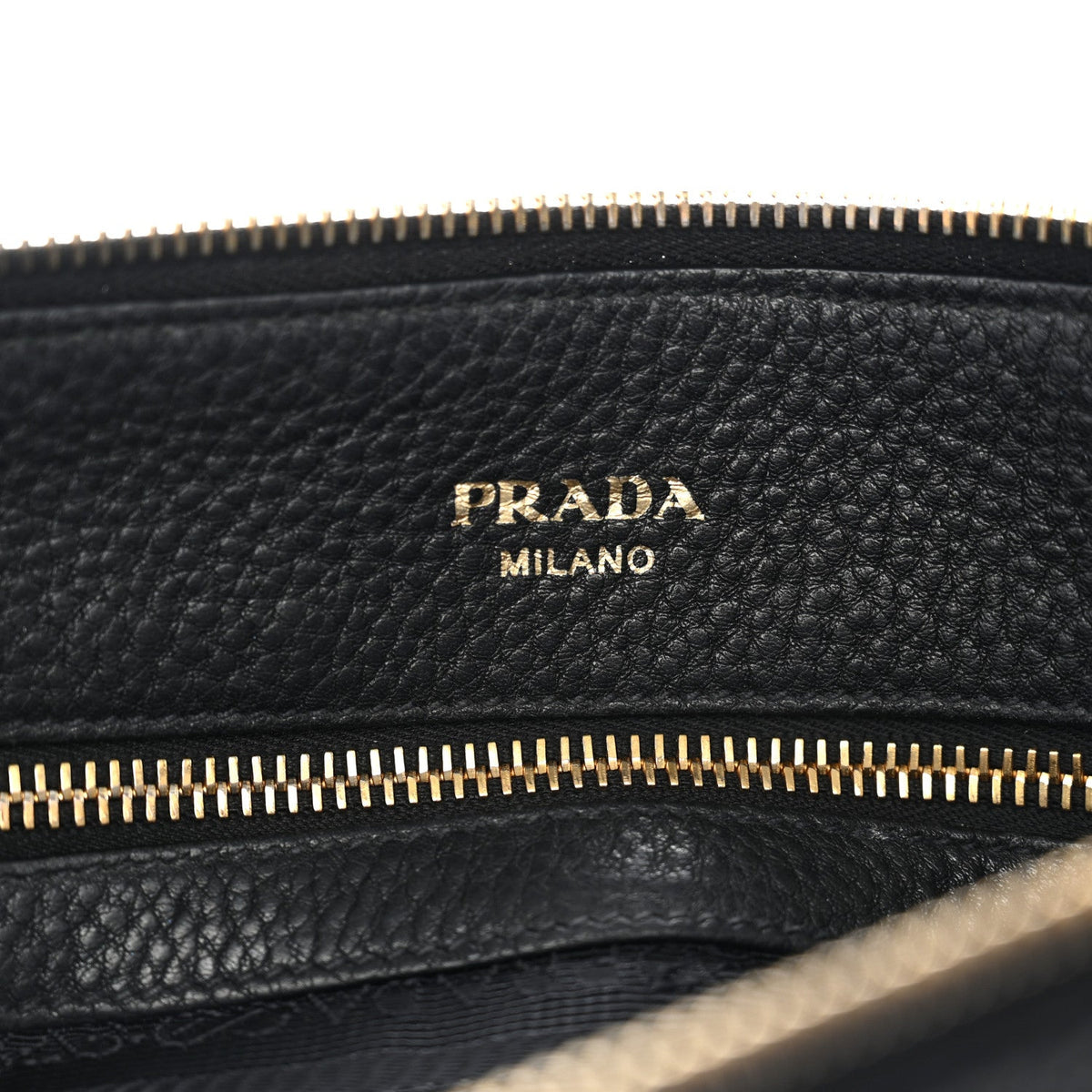 Vitello Daino Small Tote Black