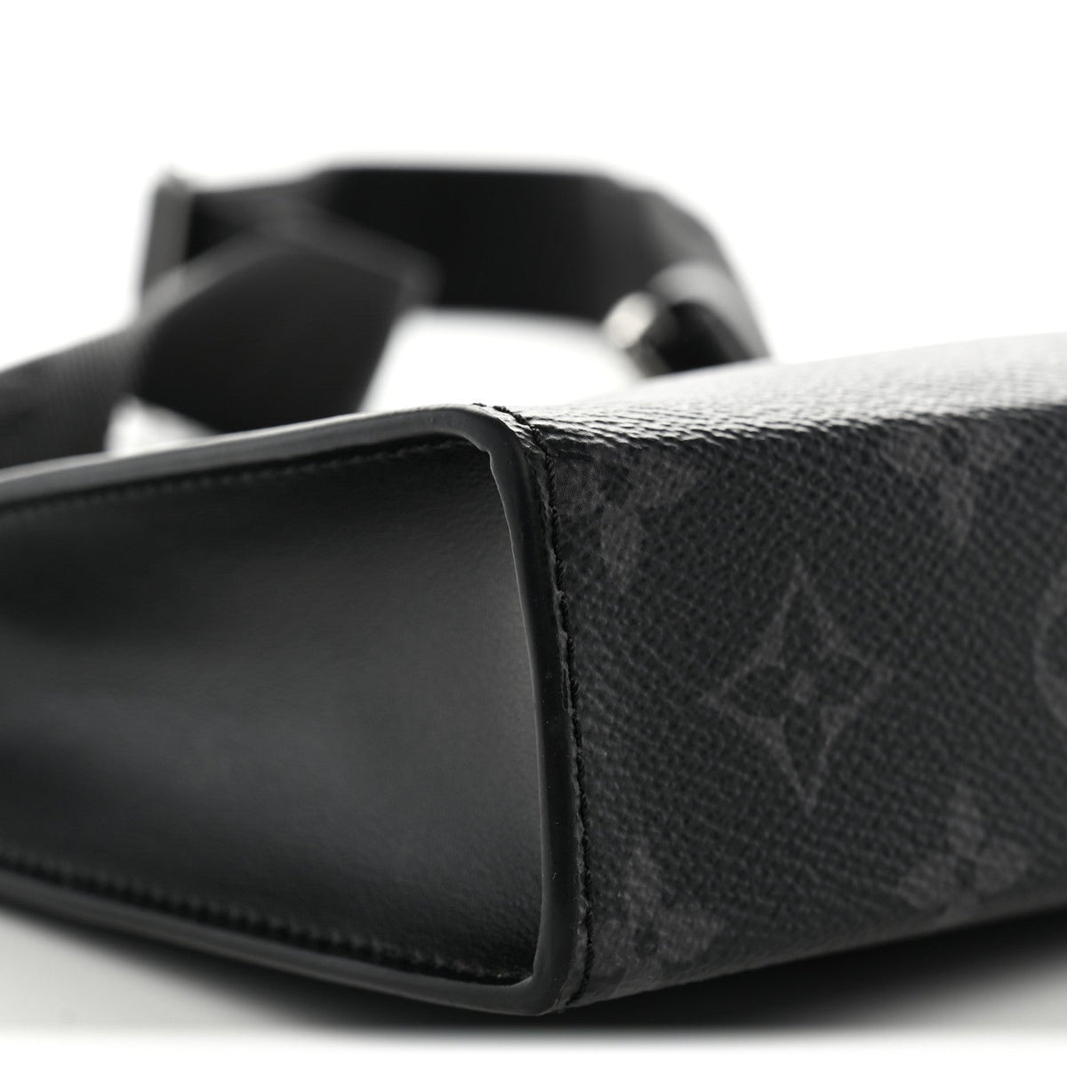 Reverse Monogram Eclipse Gaston Wearable Wallet