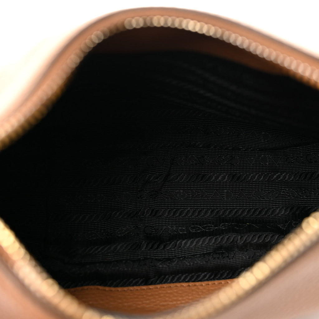 Vitello Phenix Small Zippered Messenger Hobo Caramel