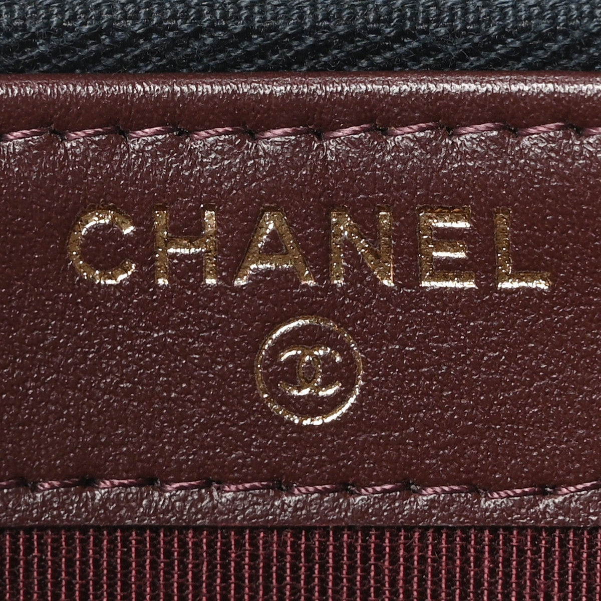 Felt Quilted Paris-Hamburg Charms Small Clutch With Chain  Dark Navy