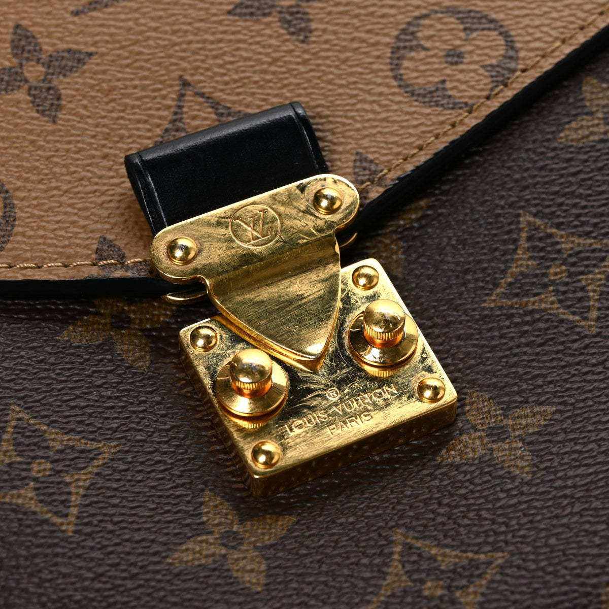 Reverse Monogram Pochette Metis