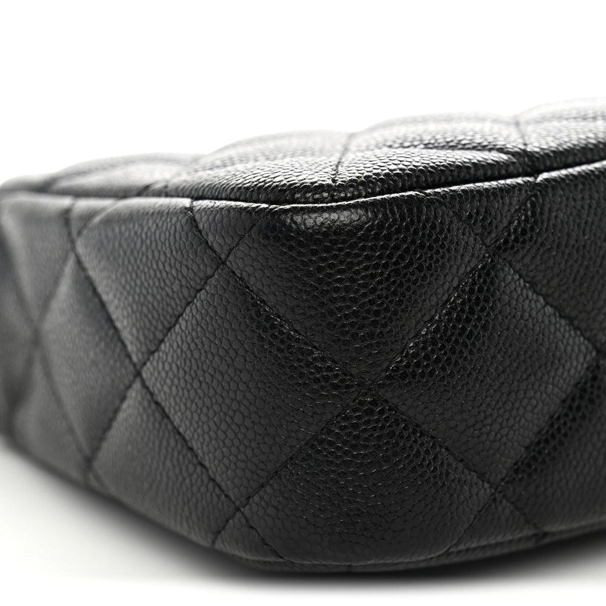 Caviar Quilted Purse With Chain Black