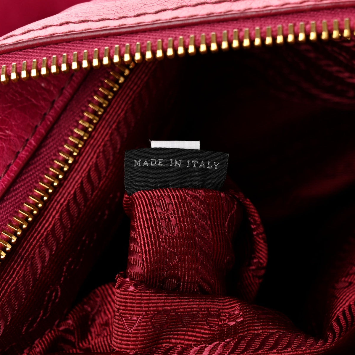 Vitello Shine Zip Tote Pink