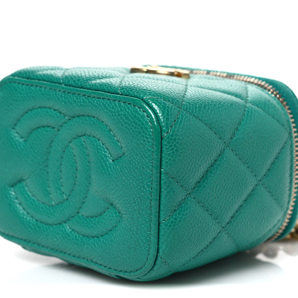 Caviar Quilted Sweetheart Mini Vanity Case Green