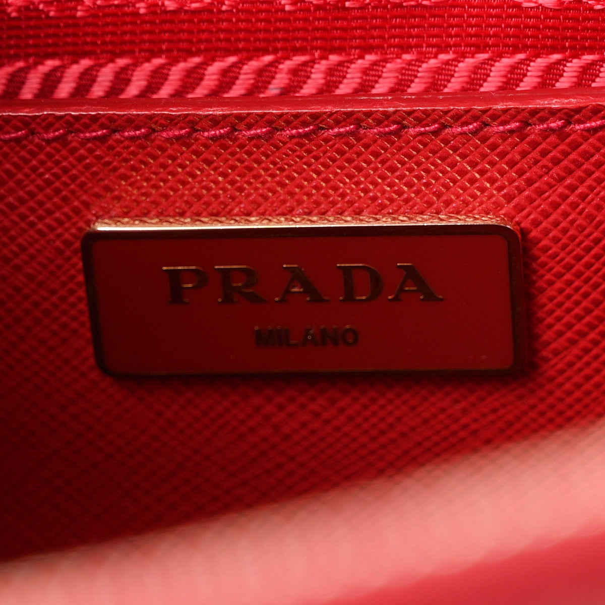 Saffiano Lux Medium Galleria Double Zip Tote Fuoco
